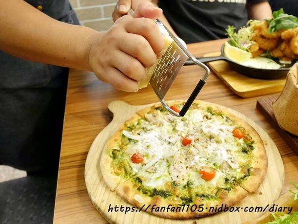 【蘆洲美食】石窯屋 #義式料理 #窯烤披薩 #披薩 #半月烤餅 #義大利燉飯 #義大利麵 (22).JPG