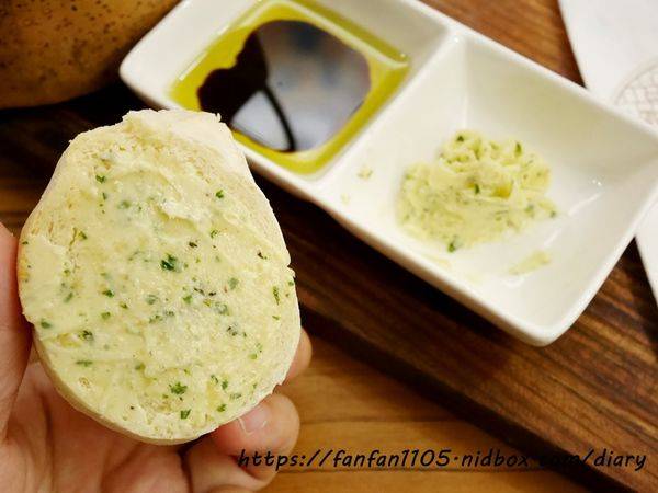 【蘆洲美食】石窯屋 #義式料理 #窯烤披薩 #披薩 #半月烤餅 #義大利燉飯 #義大利麵 (38).JPG