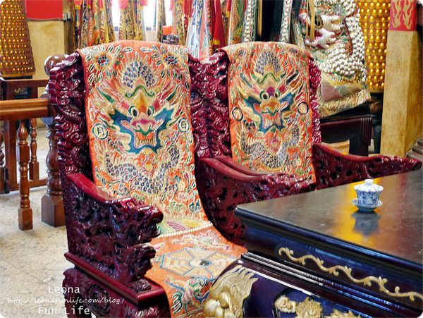 員林景點衡文宮龍椅2