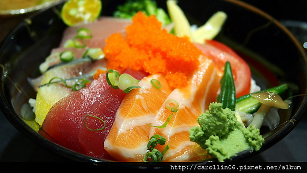 海人刺身丼飯專賣店:【食記】《海人刺身丼飯專賣店》西門町隱密好店 海人刺身丼飯專賣店:【食記】《海人刺身丼飯專賣店》西門町隱密好店