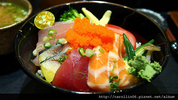 海人刺身丼飯專賣店:【食記】《海人刺身丼飯專賣店》西門町隱密好店 海人刺身丼飯專賣店:【食記】《海人刺身丼飯專賣店》西門町隱密好店