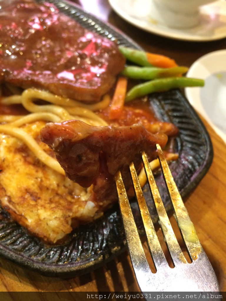 師大夜市人氣美食推薦、捷運台電大樓夜市平價牛排－《牛魔王》(店面)