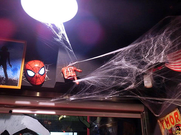 3mins美式餐廳(中美店)：【台中食記】萬聖節快一起來搗蛋!!美國隊長和巨無霸熱狗陪你TRICK OR TREAT@3mins美式餐廳(中美店)