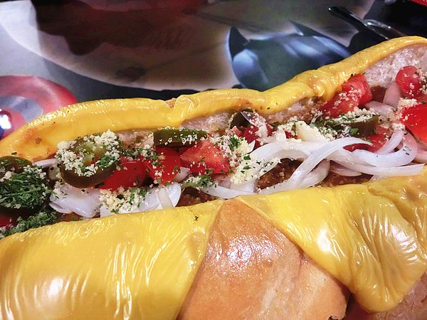 3mins美式餐廳(中美店)：【台中食記】萬聖節快一起來搗蛋!!美國隊長和巨無霸熱狗陪你TRICK OR TREAT@3mins美式餐廳(中美店)