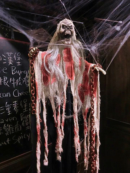 3mins美式餐廳(中美店)：【台中食記】萬聖節快一起來搗蛋!!美國隊長和巨無霸熱狗陪你TRICK OR TREAT@3mins美式餐廳(中美店)