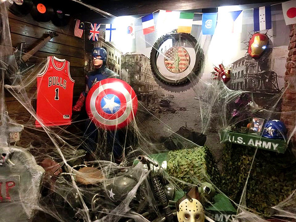 3mins美式餐廳(中美店)：【台中食記】萬聖節快一起來搗蛋!!美國隊長和巨無霸熱狗陪你TRICK OR TREAT@3mins美式餐廳(中美店)