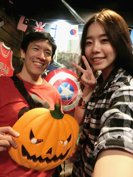 3mins美式餐廳(中美店)：【台中食記】萬聖節快一起來搗蛋!!美國隊長和巨無霸熱狗陪你TRICK OR TREAT@3mins美式餐廳(中美店)