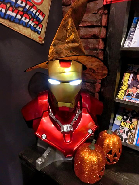 3mins美式餐廳(中美店)：【台中食記】萬聖節快一起來搗蛋!!美國隊長和巨無霸熱狗陪你TRICK OR TREAT@3mins美式餐廳(中美店)