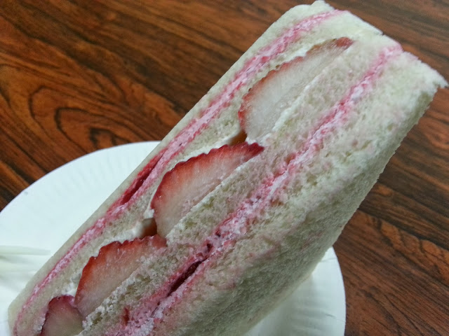 【團購】美食村~好吃的大湖草莓三明治