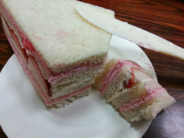 【團購】美食村~好吃的大湖草莓三明治