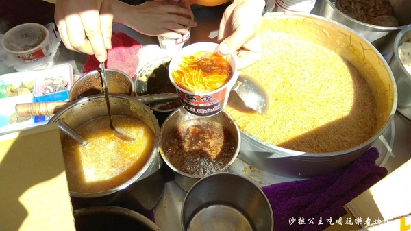 阿輝麵線：士林夜市美食/小吃『阿輝麵線』『好吃肉包』捷運劍潭站/人氣美食