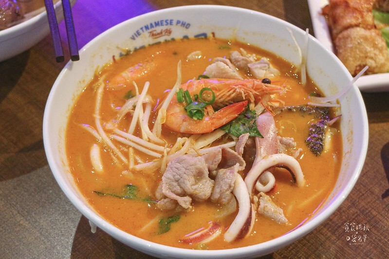 台北大安｜永康街40年老店人氣排隊美食越南河粉｜捷運東門站｜誠記越南麵食館