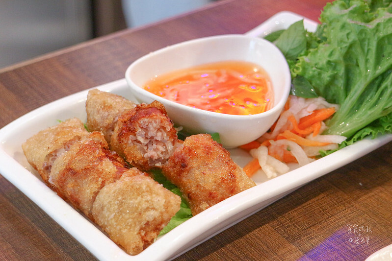 台北大安｜永康街40年老店人氣排隊美食越南河粉｜捷運東門站｜誠記越南麵食館