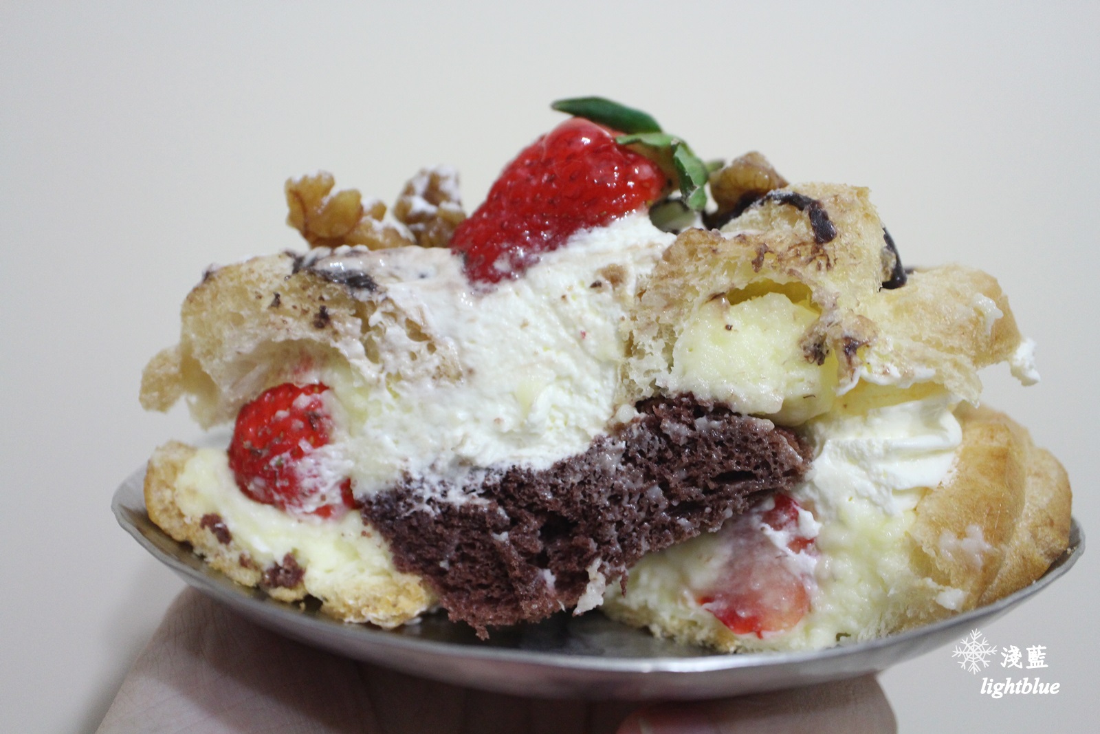 嘉義美食：淺藍 × 貓尾巴Cats tail～隨時都大排長龍的泡芙