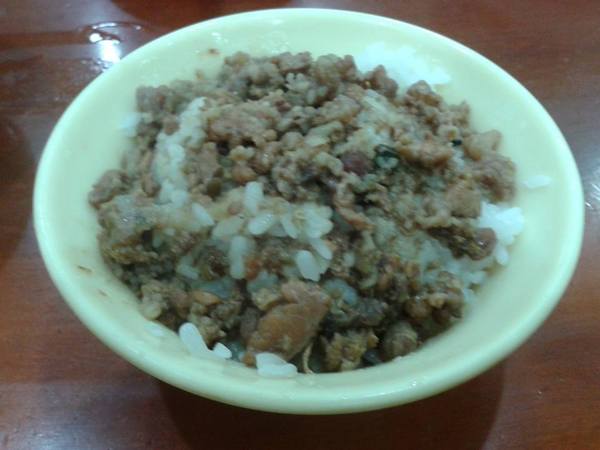 三元號:台北老圓環三元號和老字號蚵仔麵線攤雜憶