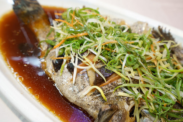 桃園婚宴場地推薦。桃園川門子時尚美食婚宴會館。婚宴試菜、澎派華麗的喜宴菜色、莊園古堡戶外證婚區搶先看!
