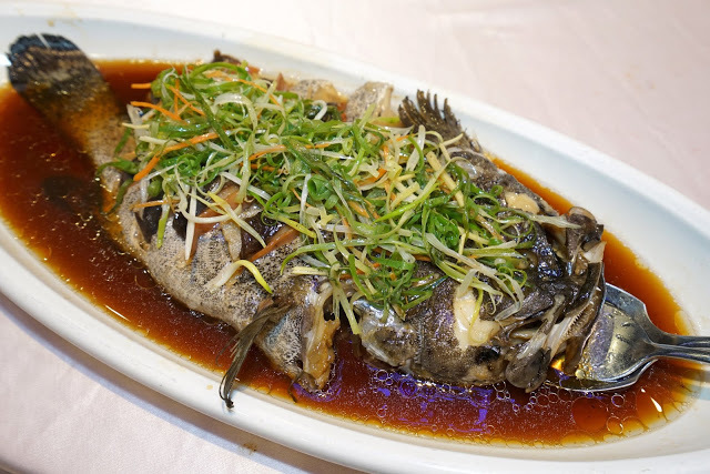 桃園婚宴場地推薦。桃園川門子時尚美食婚宴會館。婚宴試菜、澎派華麗的喜宴菜色、莊園古堡戶外證婚區搶先看!