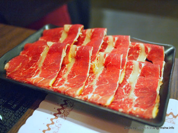 三味鍋物(向上店)：【食記】台中西區-三味鍋物專門-自慢味噌,壽喜燒 : 服務不錯,食材就…!@＃$％…這樣應該有含蓄到了？