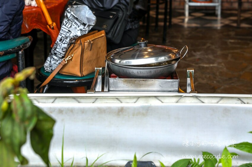 台北市北投區只賣四小時,網路推薦陽明山最好吃是這間!平日人潮大爆滿生意超好的土雞野菜推薦