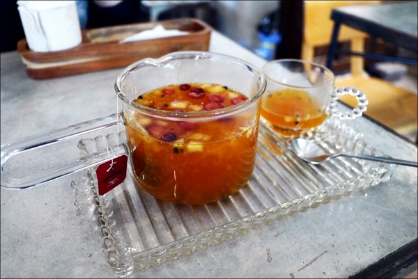 Dear dear 小路咖啡：古亭*菜市仔的文青秘密基地【小路咖啡】 迷路的你 很適合去