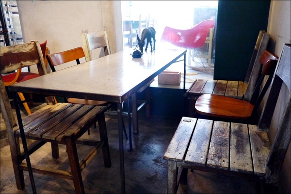 Dear dear 小路咖啡：古亭*菜市仔的文青秘密基地【小路咖啡】 迷路的你 很適合去