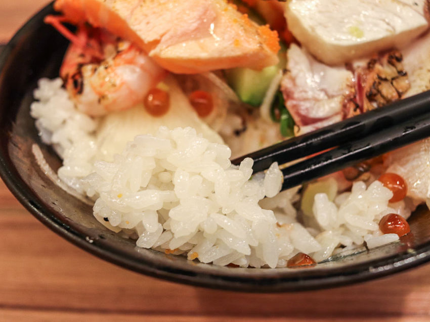 松江南京永遠排隊的平價丼飯/日本料理-小六食堂-(丼飯菜單) - Lexies Blog,寫食派