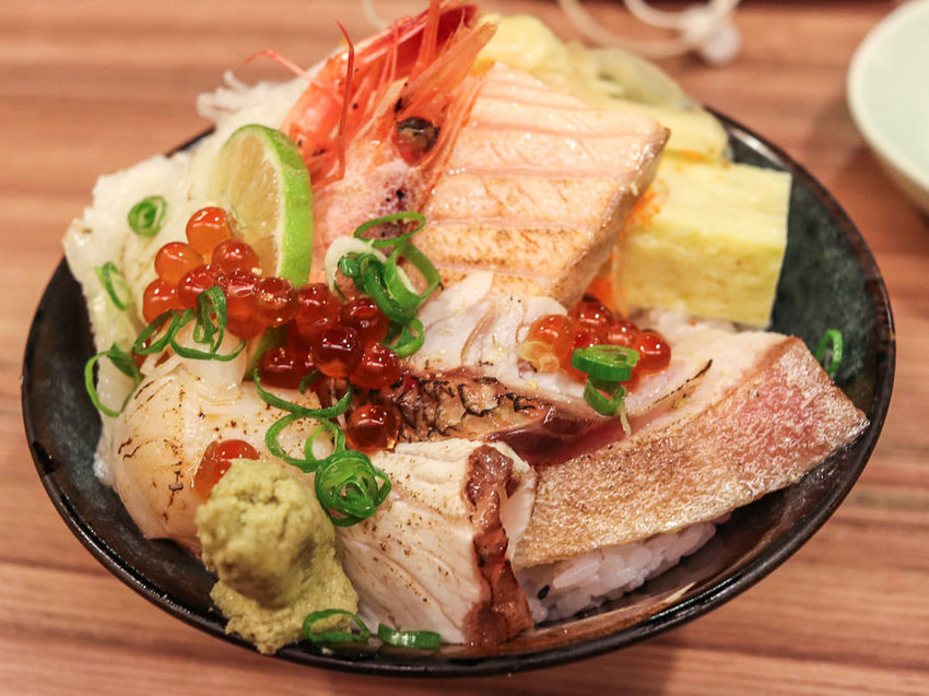 松江南京永遠排隊的平價丼飯/日本料理-小六食堂-(丼飯菜單) - Lexies Blog,寫食派