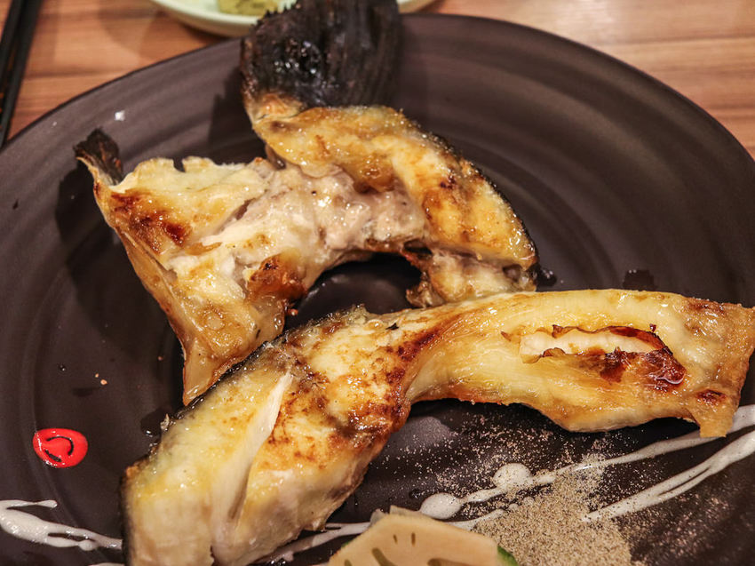 松江南京永遠排隊的平價丼飯/日本料理-小六食堂-(丼飯菜單) - Lexies Blog,寫食派