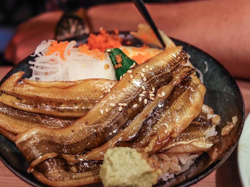 松江南京永遠排隊的平價丼飯/日本料理-小六食堂-(丼飯菜單) - Lexies Blog,寫食派