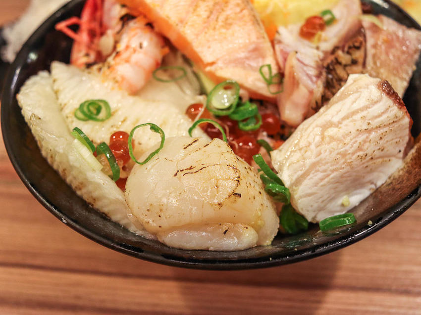 松江南京永遠排隊的平價丼飯/日本料理-小六食堂-(丼飯菜單) - Lexies Blog,寫食派