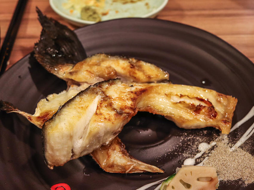 松江南京永遠排隊的平價丼飯/日本料理-小六食堂-(丼飯菜單) - Lexies Blog,寫食派