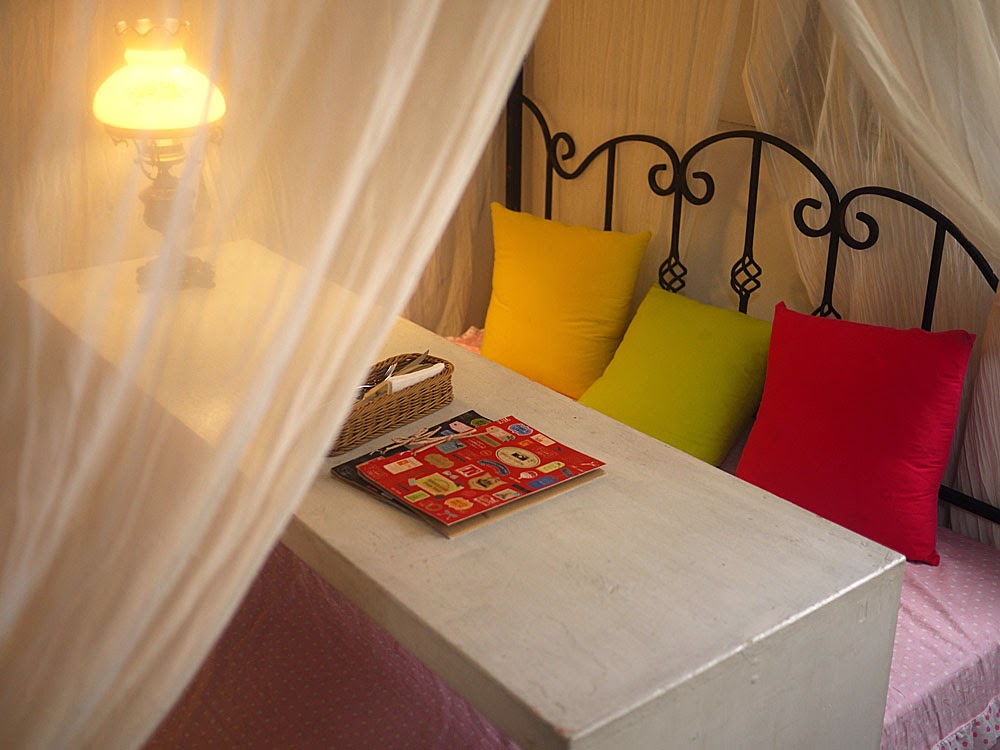 台北約會餐廳│士林捷運站伊莎貝拉風情館，我在床上用餐環境篇約訪