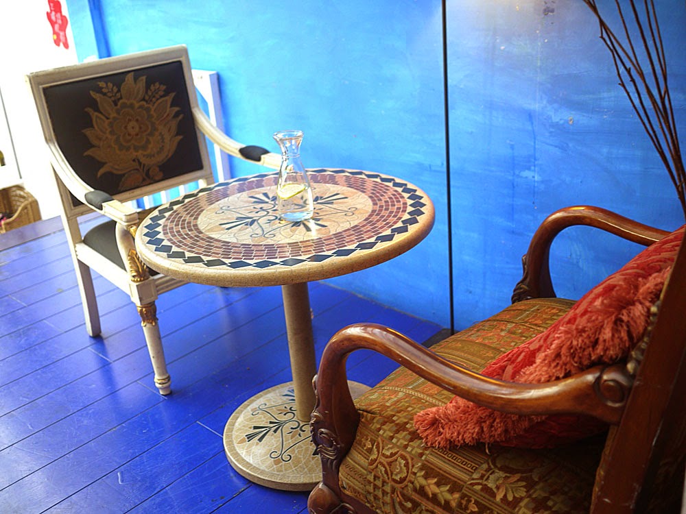 台北約會餐廳│士林捷運站伊莎貝拉風情館，我在床上用餐環境篇約訪