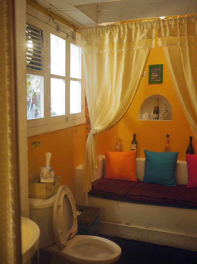 台北約會餐廳│士林捷運站伊莎貝拉風情館，我在床上用餐環境篇約訪