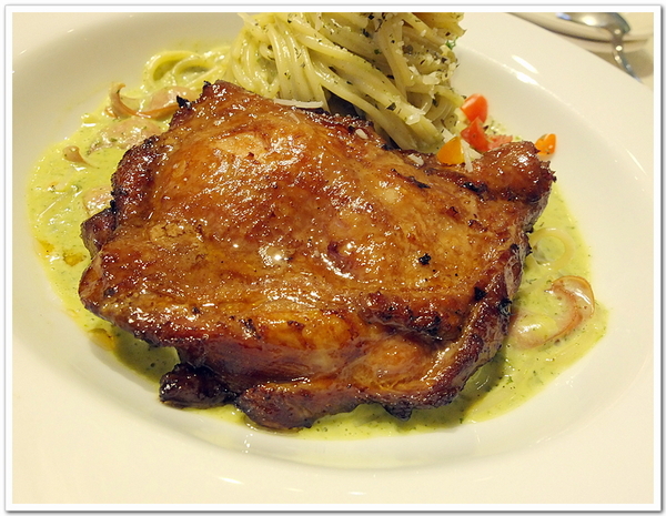 Oyami cafe：【Oyami cafe】 Mafia酸甜初體驗ღ超有料的海鮮燉飯ღ盆栽咖啡超好喝ღ