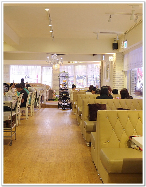 Oyami cafe：【Oyami cafe】 Mafia酸甜初體驗ღ超有料的海鮮燉飯ღ盆栽咖啡超好喝ღ