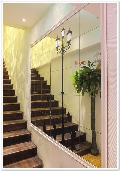 Oyami cafe：【Oyami cafe】 Mafia酸甜初體驗ღ超有料的海鮮燉飯ღ盆栽咖啡超好喝ღ