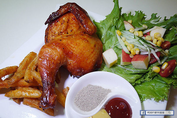 西門町咖啡館【Oyami Caf'e】獨立包廂用餐防疫安心餐廳/童話鄉村風咖啡館/西門町美食 西門町咖啡館【Oyami Caf'e】獨立包廂用餐防疫安心餐廳/童話鄉村風咖啡館/西門町美食