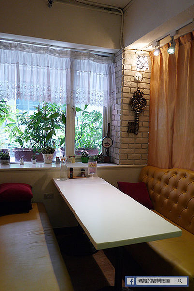 西門町咖啡館【Oyami Caf'e】獨立包廂用餐防疫安心餐廳/童話鄉村風咖啡館/西門町美食 西門町咖啡館【Oyami Caf'e】獨立包廂用餐防疫安心餐廳/童話鄉村風咖啡館/西門町美食