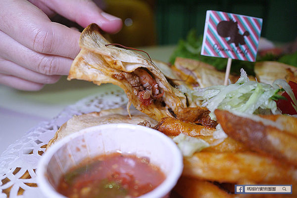 西門町咖啡館【Oyami Caf'e】獨立包廂用餐防疫安心餐廳/童話鄉村風咖啡館/西門町美食 西門町咖啡館【Oyami Caf'e】獨立包廂用餐防疫安心餐廳/童話鄉村風咖啡館/西門町美食