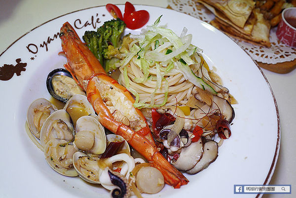 西門町咖啡館【Oyami Caf'e】獨立包廂用餐防疫安心餐廳/童話鄉村風咖啡館/西門町美食 西門町咖啡館【Oyami Caf'e】獨立包廂用餐防疫安心餐廳/童話鄉村風咖啡館/西門町美食