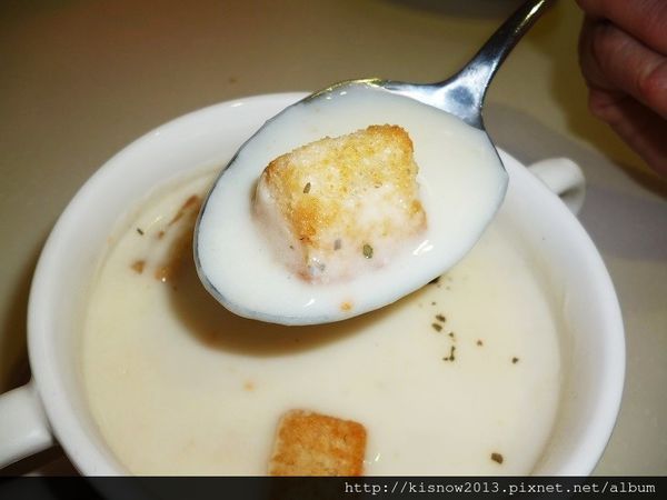 Oyami cafe：夢幻童話的空間,提供美味鬆餅和義大利麵-台北下午茶西門町餐廳Oyami Cafe体驗心得