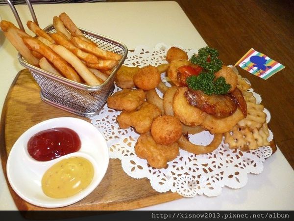 Oyami cafe：夢幻童話的空間,提供美味鬆餅和義大利麵-台北下午茶西門町餐廳Oyami Cafe体驗心得