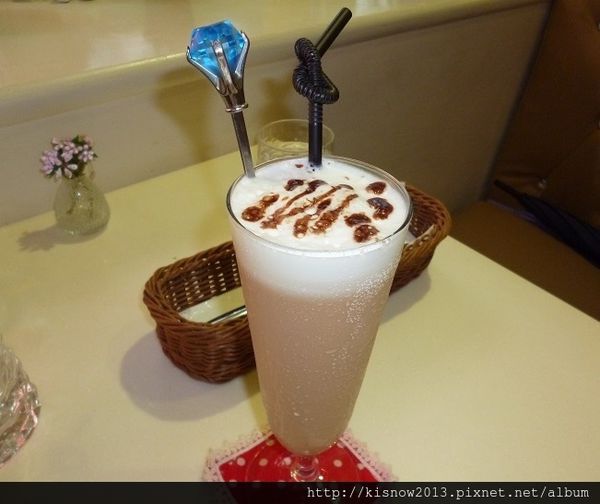 Oyami cafe：夢幻童話的空間,提供美味鬆餅和義大利麵-台北下午茶西門町餐廳Oyami Cafe体驗心得