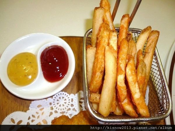 Oyami cafe：夢幻童話的空間,提供美味鬆餅和義大利麵-台北下午茶西門町餐廳Oyami Cafe体驗心得