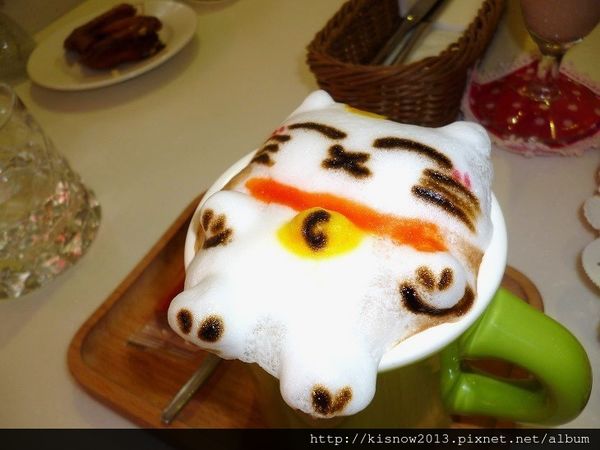 Oyami cafe：夢幻童話的空間,提供美味鬆餅和義大利麵-台北下午茶西門町餐廳Oyami Cafe体驗心得