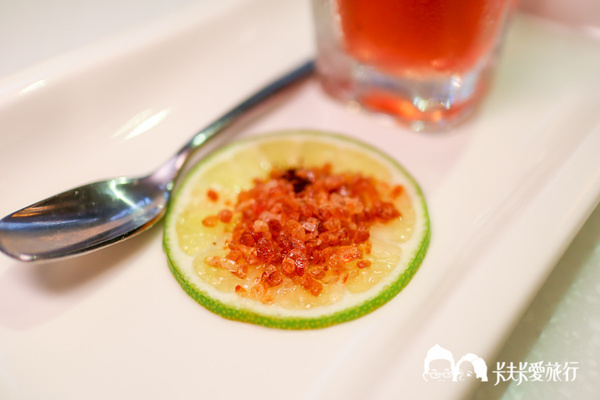 Oyami cafe：台北西門町下午茶-Oyami cafe｜龍蝦義大利麵霸氣登場夢幻甜點下午茶披薩