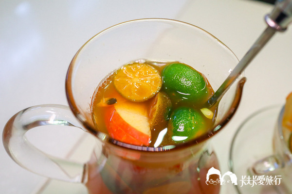 Oyami cafe：台北西門町下午茶-Oyami cafe｜龍蝦義大利麵霸氣登場夢幻甜點下午茶披薩