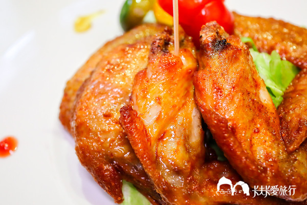 Oyami cafe：台北西門町下午茶-Oyami cafe｜龍蝦義大利麵霸氣登場夢幻甜點下午茶披薩