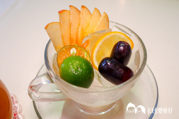 Oyami cafe：台北西門町下午茶-Oyami cafe｜龍蝦義大利麵霸氣登場夢幻甜點下午茶披薩